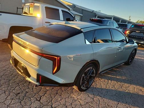 Morning Haze 2025 Kia K4 GT-Line