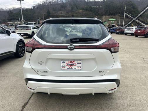 2023 Nissan Kicks SV