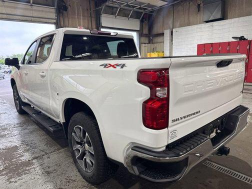 Summit White 2023 Chevrolet Silverado 1500 LT