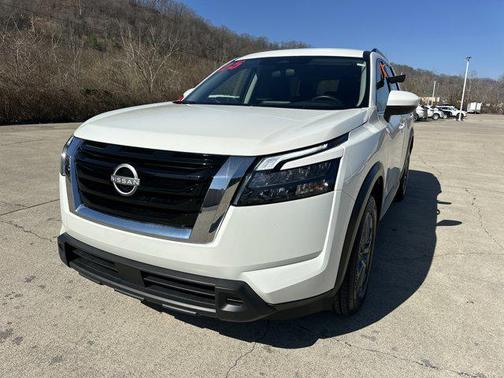 2025 Nissan Pathfinder SV 4WD