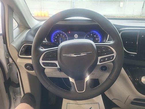 Bright White Clearcoat 2024 Chrysler Pacifica Touring L