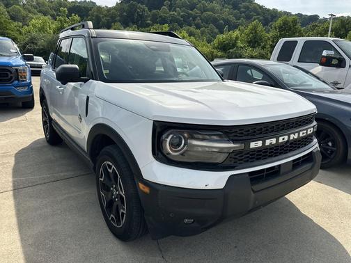 Oxford White 2025 Ford Bronco Sport Outer Banks