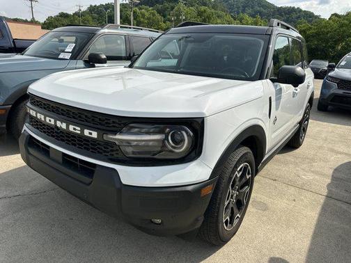 Oxford White 2025 Ford Bronco Sport Outer Banks