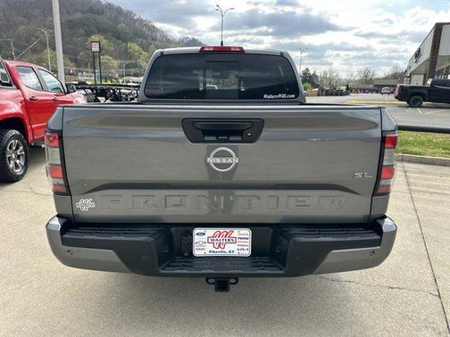 2024 Nissan Frontier SL