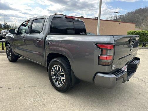 2024 Nissan Frontier SL