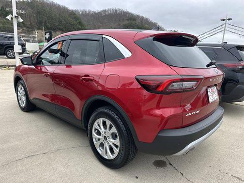 Rapid Red Metallic Tinted Clearcoat 2023 Ford Escape Active