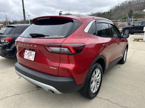 Rapid Red Metallic Tinted Clearcoat 2023 Ford Escape Active