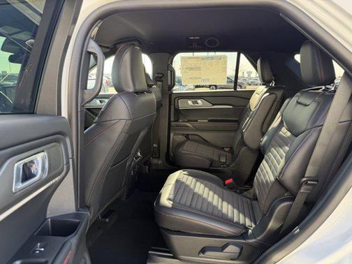 Star White Metallic Tri-Coat 2026 Ford Explorer ST-Line