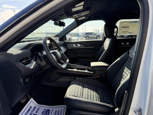 Star White Metallic Tri-Coat 2026 Ford Explorer ST-Line