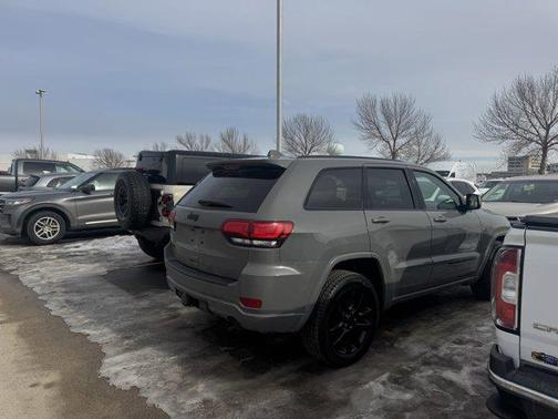 2022 Jeep Grand Cherokee Laredo
