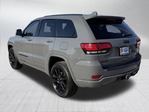 2022 Jeep Grand Cherokee Laredo