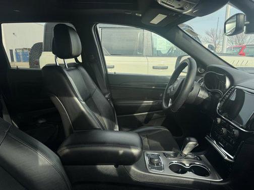 2022 Jeep Grand Cherokee Laredo