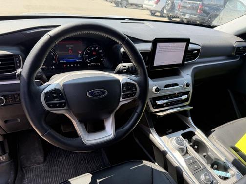 Iconic Silver Metallic 2023 Ford Explorer XLT