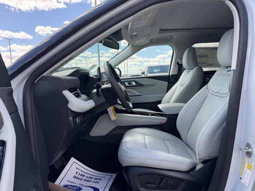 Space White Metallic 2026 Ford Explorer Platinum