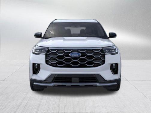 Space White Metallic 2026 Ford Explorer Platinum