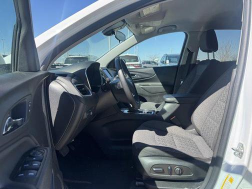Summit White 2024 Chevrolet Equinox 1LT