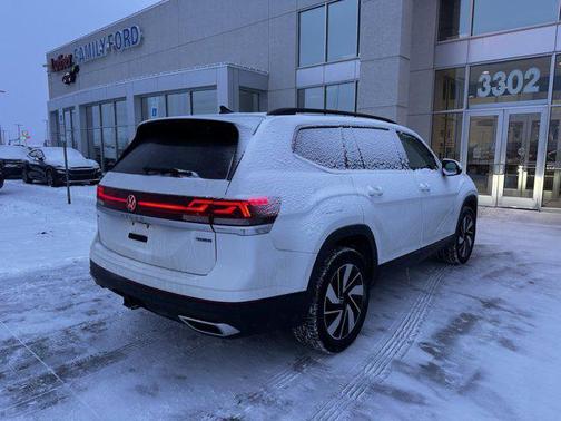 2024 Volkswagen Atlas 2.0T SE w/Technology 4MOTION