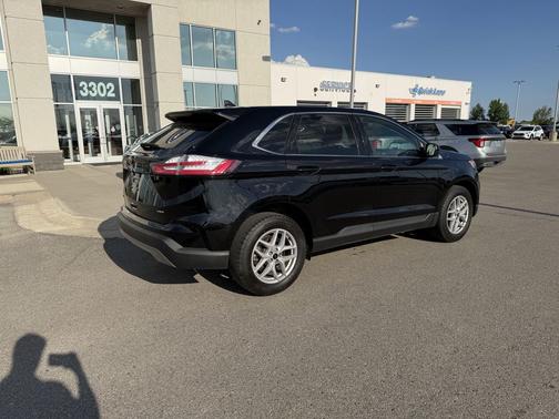 Agate Black Metallic 2024 Ford Edge SEL
