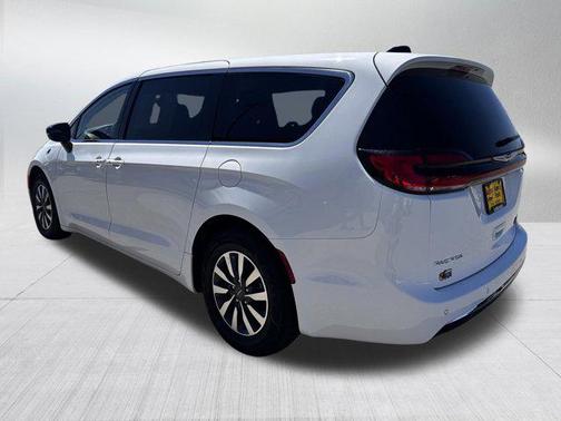 Bright White Clearcoat 2024 Chrysler Pacifica Hybrid Select