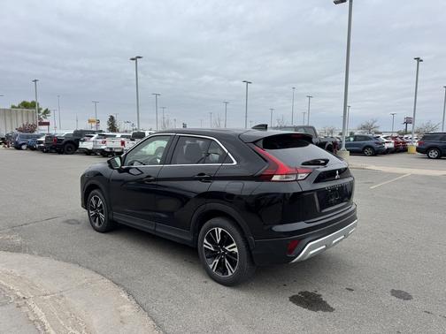 Labrador Black Pearl 2025 Mitsubishi Eclipse Cross SE