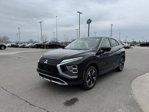Labrador Black Pearl 2025 Mitsubishi Eclipse Cross SE