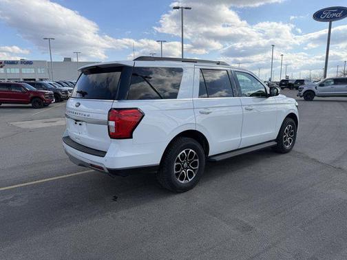 Oxford White 2024 Ford Expedition XLT