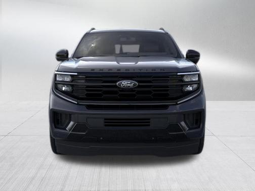 Agate Black Metallic 2026 Ford Expedition Max Platinum