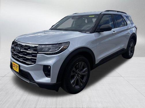 Space White Metallic 2026 Ford Explorer Active