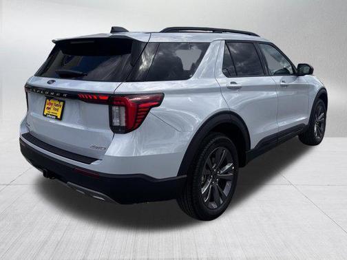 Space White Metallic 2026 Ford Explorer Active