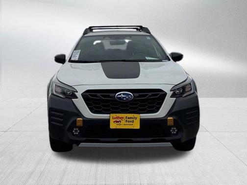 Crystal White Pearl 2023 Subaru Outback Wilderness