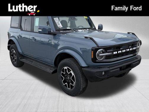 Azure Gray Metallic Tri-Coat 2025 Ford Bronco Outer Banks