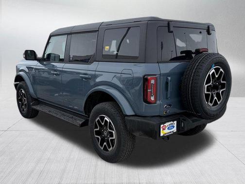 Azure Gray Metallic Tri-Coat 2025 Ford Bronco Outer Banks