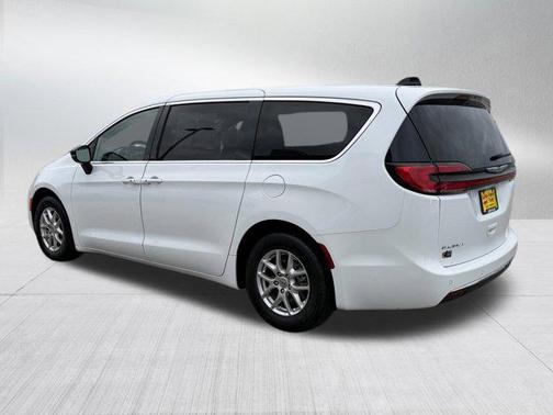 Bright White Clearcoat 2024 Chrysler Pacifica Touring L