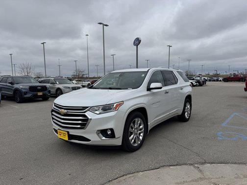 Iridescent Pearl Tricoat 2019 Chevrolet Traverse High Country