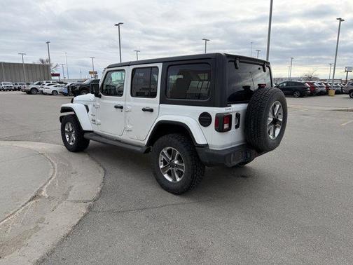 Bright White Clearcoat 2021 Jeep Wrangler Unlimited Sahara