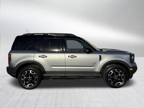 Iconic Silver Metallic 2022 Ford Bronco Sport Outer Banks