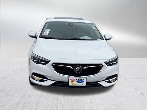 2018 Buick Regal Sportback Essence