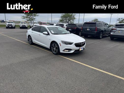 2018 Buick Regal Sportback Essence