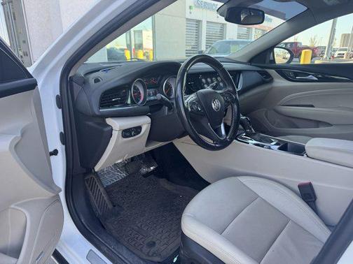 2018 Buick Regal Sportback Essence