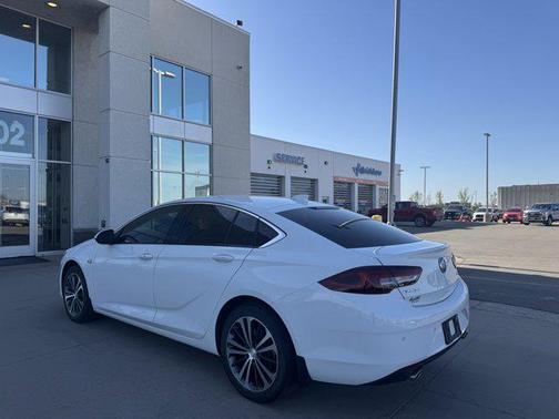 2018 Buick Regal Sportback Essence