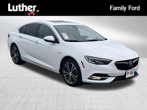 2018 Buick Regal Sportback Essence