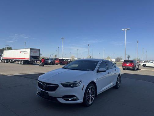 2018 Buick Regal Sportback Essence