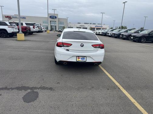 2018 Buick Regal Sportback Essence