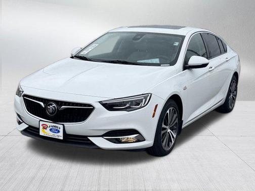 2018 Buick Regal Sportback Essence