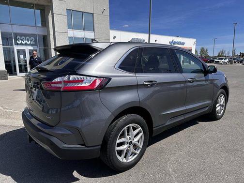 Carbonized Gray Metallic 2023 Ford Edge SEL