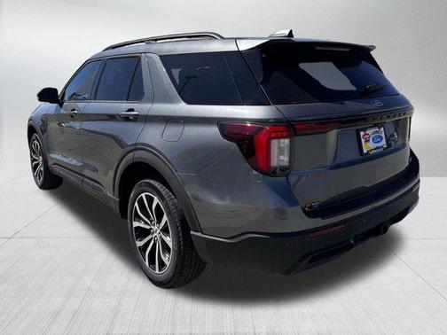 Carbonized Gray Metallic 2026 Ford Explorer ST-Line