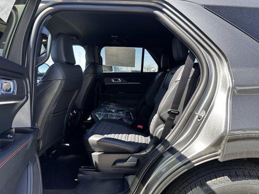 Carbonized Gray Metallic 2026 Ford Explorer ST-Line