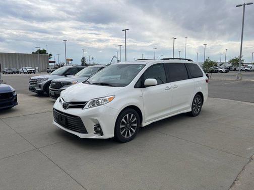 2018 Toyota Sienna XLE Premium