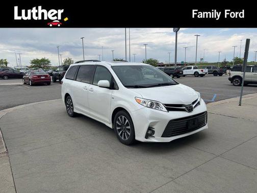 2018 Toyota Sienna XLE Premium