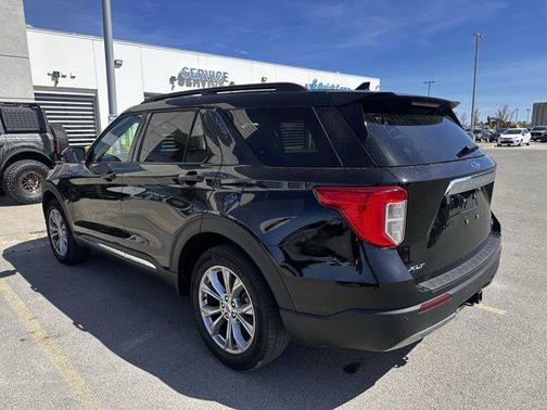 Agate Black Metallic 2023 Ford Explorer XLT